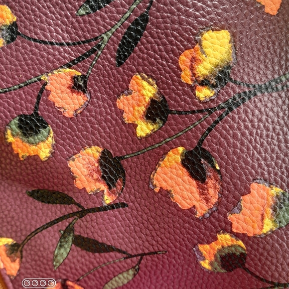 Thirty-One All About the Benjamins wristlet - Picture 2 of 3